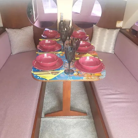 Relax Su Catamarano סנרמו
